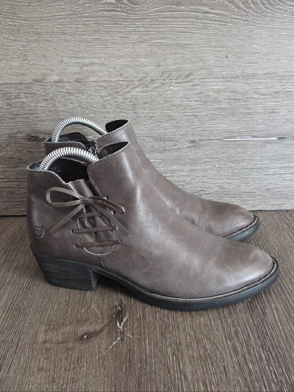 Born Bowlen Brown Leather Ankle Booties Side Lace Bow Detail Size 7.5